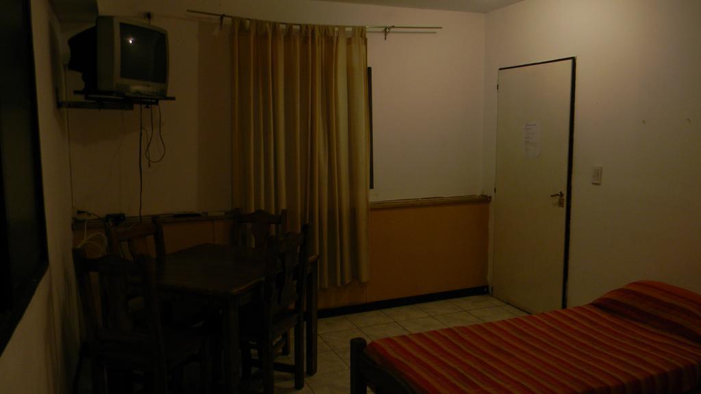 Punto Urbano Hostel Mendoza Værelse billede